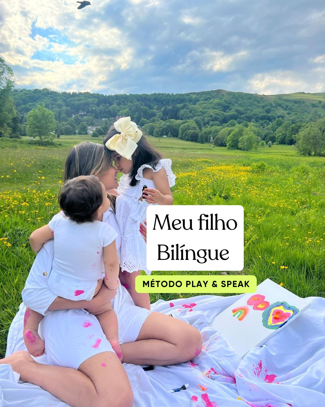 Família brincando e aprendendo inglês com o kit Meu Filho Bilíngue